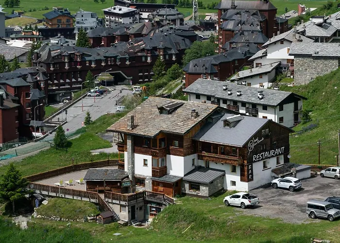 Cime Bianche فندق 3*