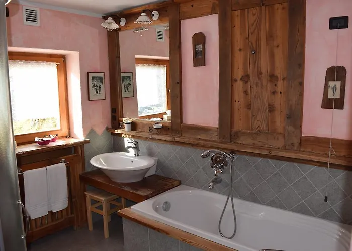 Cime Bianche فندق 3*