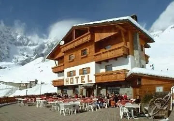 Cime Bianche 3* بيريوِل تْشيرفينيا